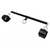 Черная распорка для ног с кожаными манжетами - Pecado - купить с доставкой в Кемерово