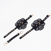 Черный фигурные оковы с золотистой фурнитурой - Crazy Handmade - купить с доставкой в Кемерово