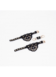 Черные кожаные наручники с клепками, кольцами и золотистой фурнитурой - Crazy Handmade - купить с доставкой в Кемерово