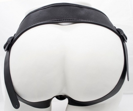 Реалистичный фаллоимитатор с мошонкой на трусиках Харнесс - 16,5 см. - LOVETOY (А-Полимер) - купить с доставкой в Кемерово