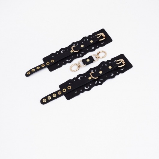 Черные кожаные наручники с узорами и золотистой фурнитурой - Crazy Handmade - купить с доставкой в Кемерово
