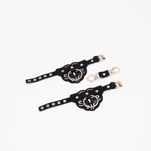 Черные кожаные наручники с клепками, кольцами и золотистой фурнитурой - Crazy Handmade - купить с доставкой в Кемерово