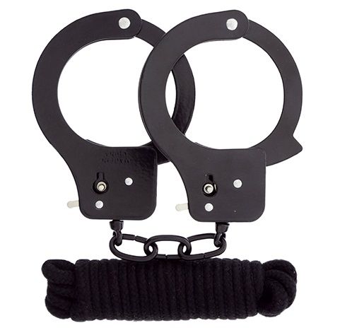 Чёрные наручники из листового металла в комплекте с веревкой BONDX METAL CUFFS LOVE ROPE SET - Dream Toys - купить с доставкой в Кемерово